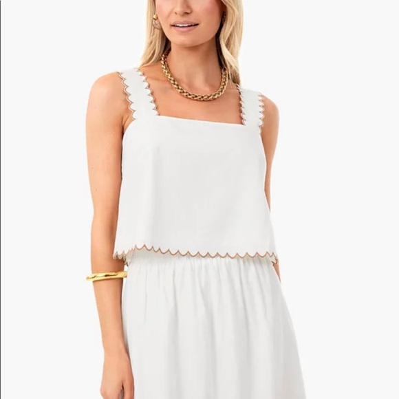 Tuckernuck Tops - Tuckernuck White Scallop Tola Cropped Top size Small NEW Tank Top